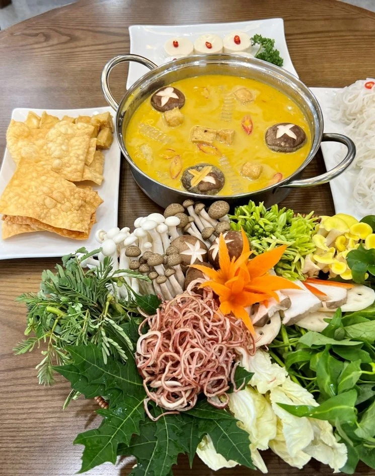 Lẩu Nấm Chao (2-3 người ăn) (Fermented tofu hotpot for 2-3 people)