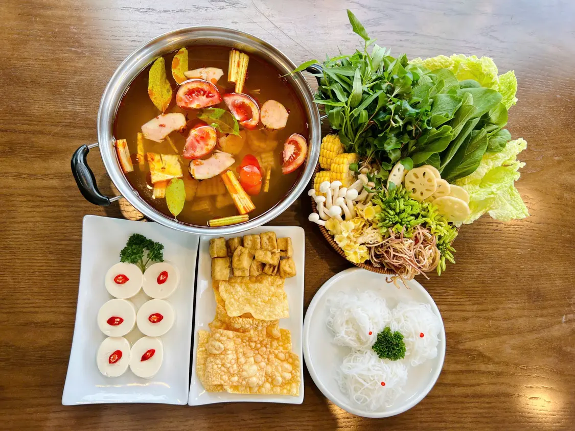 Lẩu Nấm Thái (2-3 người ăn) (Thai hotpot for 2-3 people)