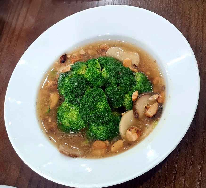 Bông cải xanh xốt hạt điều/Đĩa (Broccoli with cashew sauce)