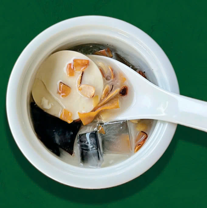 Chè sương sáo/Bát (Grass jelly sweet soup)
